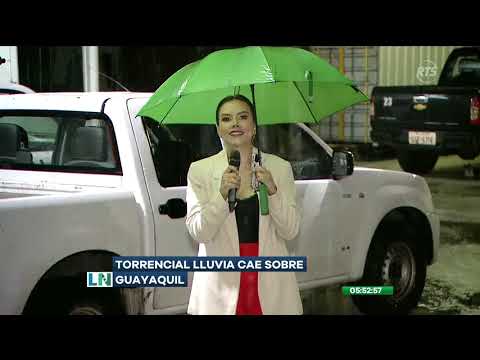 Torrencial lluvia cae sobre la ciudad de Guayaquil