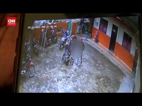 🔴Diduga Rebutan Anak, Pria Aniaya Anak IStri Di Halaman Sekolah