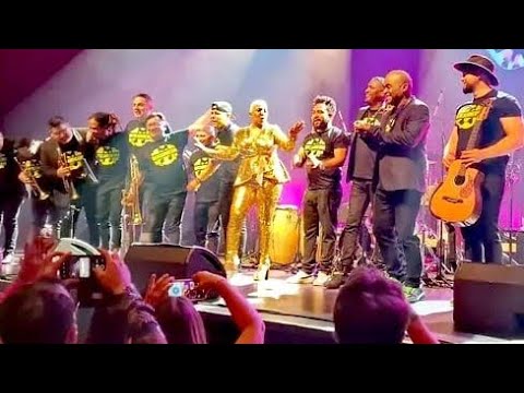 Ovacionan a Haila en Festival francés Corazón Latino