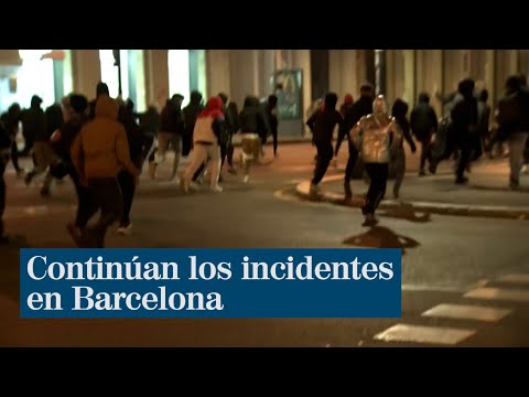 Continúan los incidentes en Barcelona en la quinta jornada de protestas por Pablo Hasél