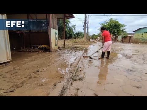 Familias regresan a sus hogares tras inundaciones historicas en la amazonía de Bolivia