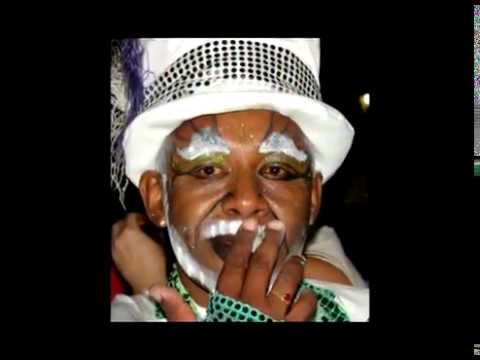 JAIME ESQUIVEL. PROCESIÓN: ES EL CANDOMBE. COMPARSA SERENATA AFRICANA AÑO 2003..