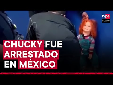 México: Policía detiene y esposa a Chucky por alterar el orden