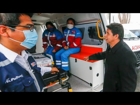 Presidente Castillo entregó 18 ambulancias a las Diris de Lima Metropolitana y al Samu
