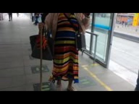Abuelita Rapea en los buses de Colombia