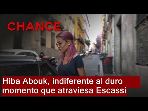 Hiba Abouk, indiferente al duro momento que atraviesa Escassi tras salir a la luz su relación