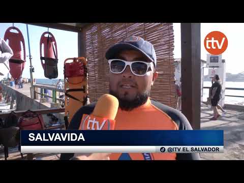 Turistas disfrutan con seguridad en Puerto de La Libertad