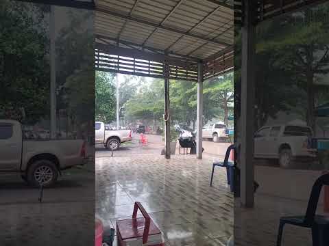 แข่งกีฬาฝนกระหน่ำพายุกีฬาวอ