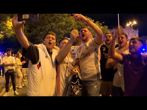 La hinchada del Real Madrid celebra el título de la Copa del Rey en Cibeles