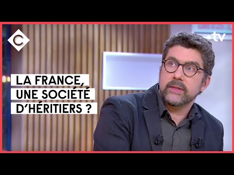 Clément Dherbecourt, Bernard Guetta - C à Vous - 27/01/2022