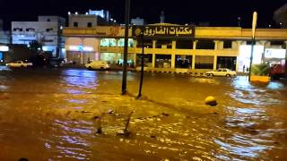 فيديوهات : محافظة محايل عسير تغرق وسط السيول الجارفة