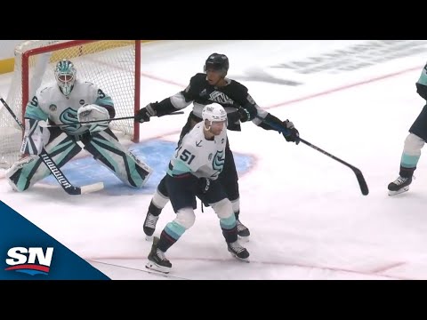 Kings Quinton Byfield Scoops Home A Wacky One-Handed Goal
