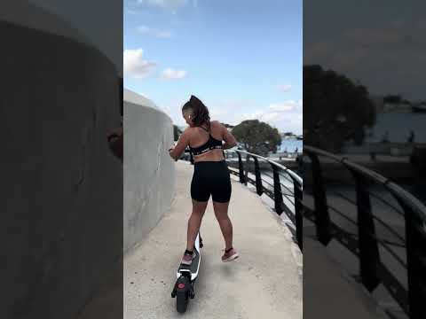 Probando mi nuevo patinete ZWHEEL ZLION PRO por Cartagena !! ? Cecilia Sopeña