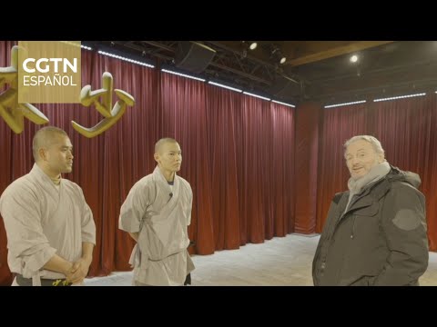 El diplomático colombiano experimenta la belleza del Kung Fu chino en el Templo Shaolin