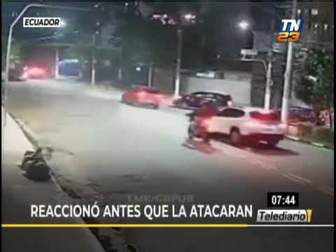 Mujer atropelló a delincuentes que iban a asaltarla.