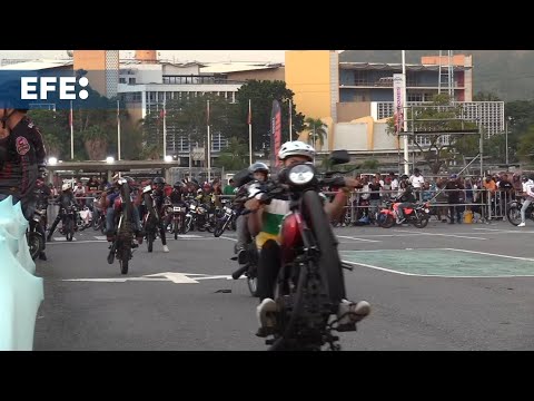 Maduro declara las motopiruetas como deporte nacional en Venezuela