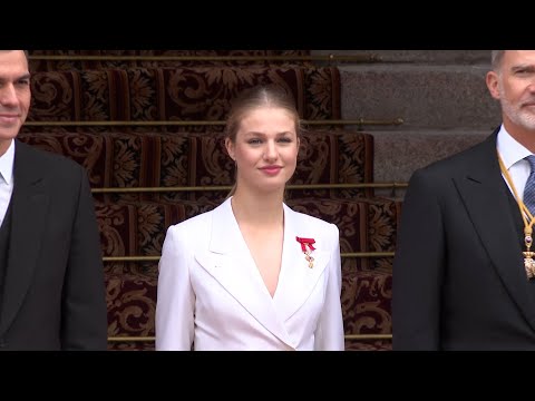 La Princesa Leonor, impecable con un traje blanco en su gran día