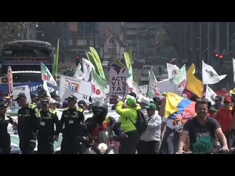 Unions rally in Bogota to back Colombian government reforms after healthcare bill setback