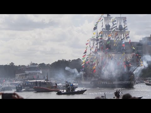 Thousands invade Tampa for the annual Gasparilla Pirate Festival