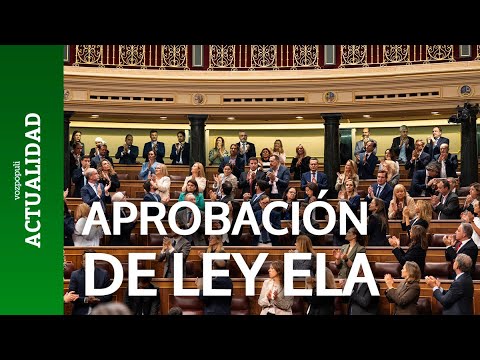 El Congreso aprueba la Ley ELA con todos los votos a favor y con un aplauso de más de un minuto