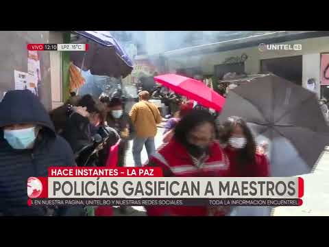 Policía gasifica protesta de maestros en La Paz