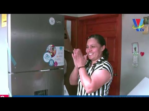 VTV Impacto entrega a doña Vanessa la refrigeradora