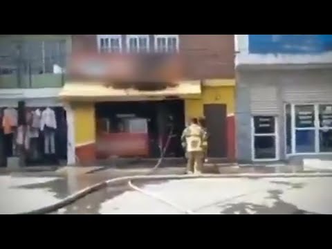 Incendio afecta a venta de pollo rostizado en Huehuetenango