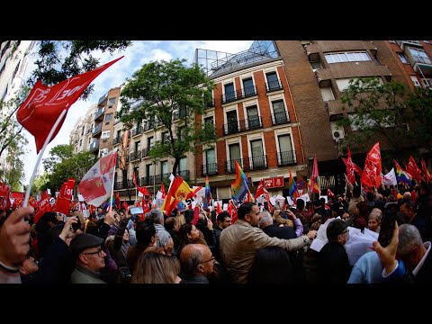 Simpatizantes y detractores de Pedro Sánchez se concentran en Madrid  I DIRECTO
