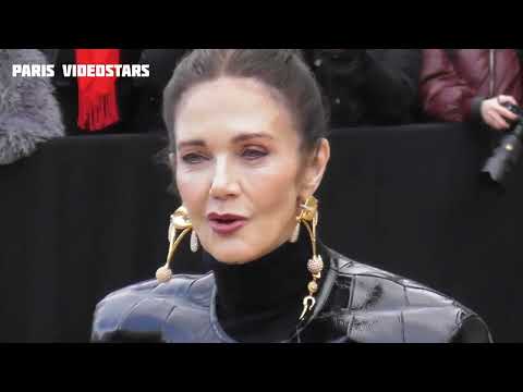 Lynda Carter Wonder woman with her daughter @ Paris Fashion Week 27 january 2025 show Schiaparelli