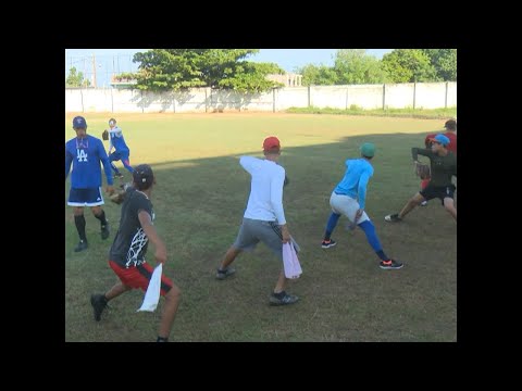 Entrenan juvenil del béisbol de Cienfuegos