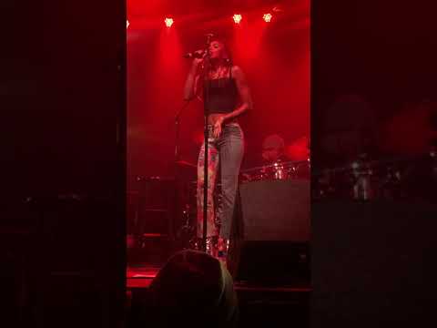 Ravyn Lenae Performs- Spice