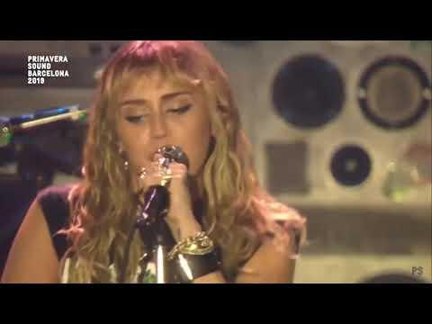 Miley Cyrus - Party Up The Street (Live Primavera Sound)