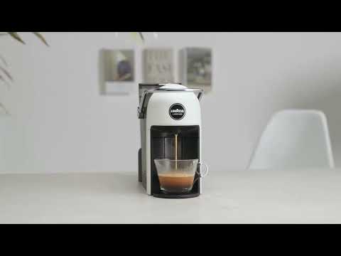 Lavazza A Modo Mio Jolie Plus Evo - Tutorial preparazione caffè | Lavazza