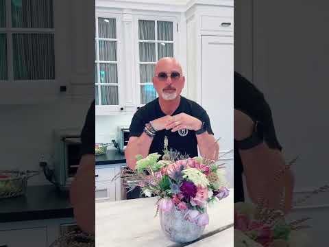 Howie Mandel is Very Demure Very Mindful