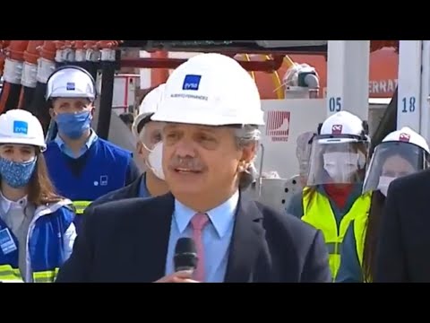 El presidente Alberto Fernández encabezó la bajada de una tunelera de AySA
