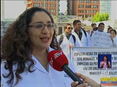 Médicos de Quito solicitan plazas de trabajo para retribuir beca