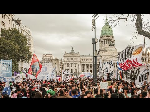 LEY BASES: MANIFESTACIONES FRENTE AL CONGRESO ARGENTINO