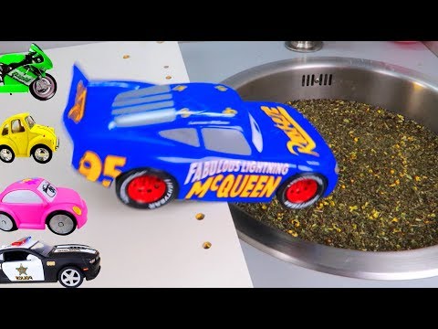 Aprende los Colores | Carros de Policía y McQueen de Juguete para Niños