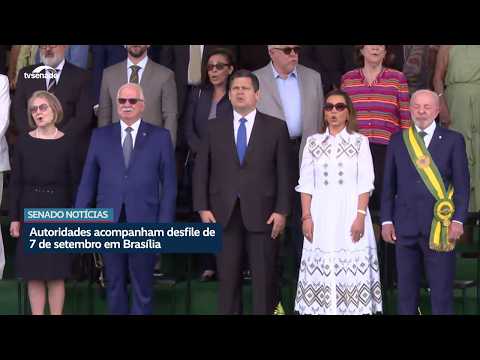 Representantes dos Três Poderes participam do desfile de 7 de setembro em Brasília