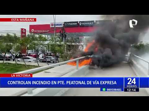 Puente peatonal se incendia en la Vía Expresa ¿Fue provocado?