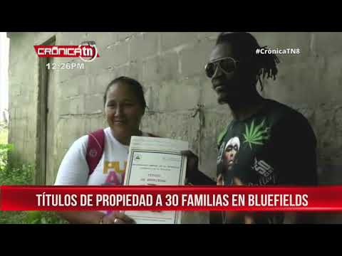 Entregan títulos de propiedad a 30 familias en Bluefields - Nicaragua