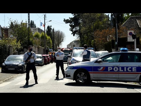 Attaque de Rambouillet : la France ne cédera rien contre le terrorisme islamiste, dit Macron
