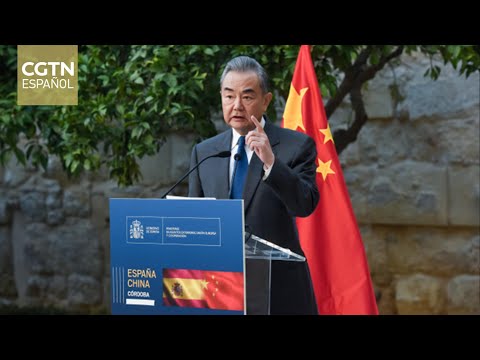 Canciller chino es recibido por Presidente y Rey en España