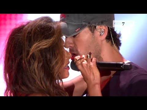 Enrique Iglesias, Nicole Scherzinger - Heartbeat (LIVE HD)