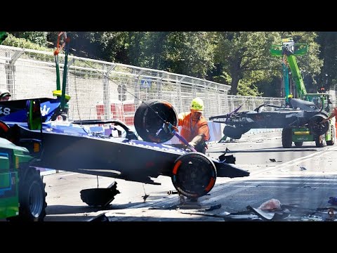 Rome E-Prix red-flagged following huge multi-car crash - | Formula E 2023 Rome E-Prix Race 1 Crash