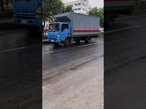 medium cover van #truck #highway #covervan