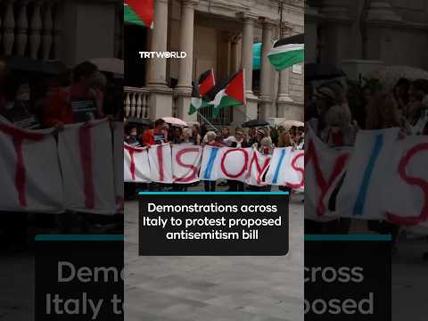 Demonstrations across Italy protest antisemitism bill over free speech