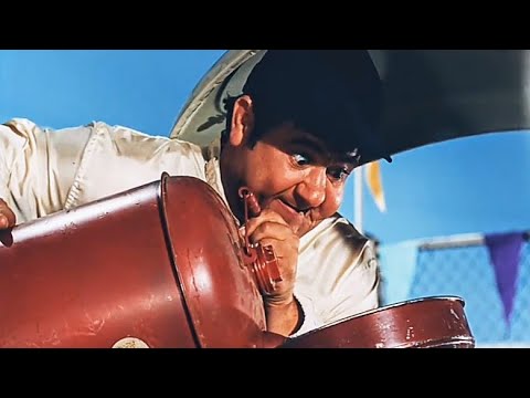 The Love Bug (1969) - Herbies first race