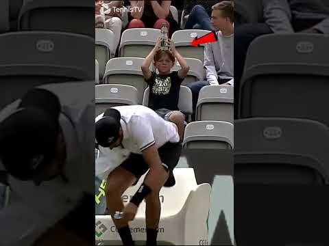 Audience Member Steals the Show at Stuttgart Tennis! 👏