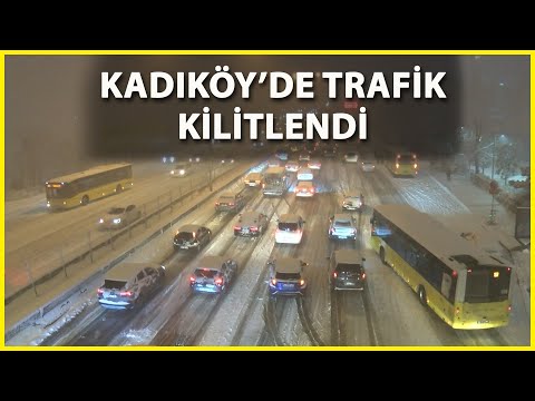 İstanbul'da Kar Aniden Bastırdı